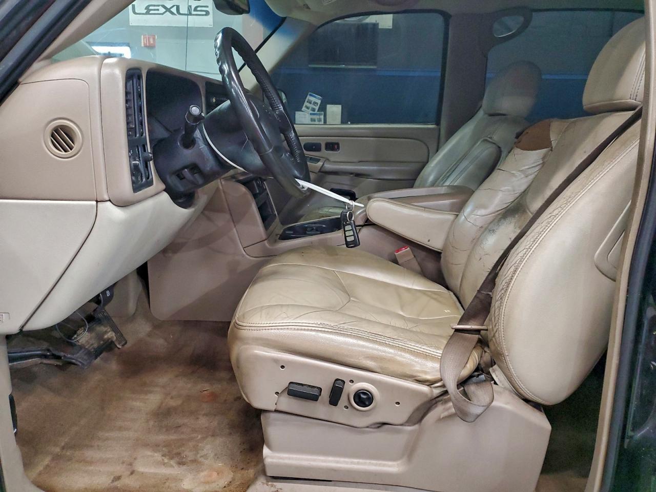 2004 Chevrolet Suburban K1500 - Image 7