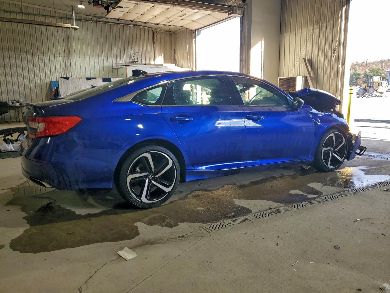 2022 Honda Accord Sport - Фото 3