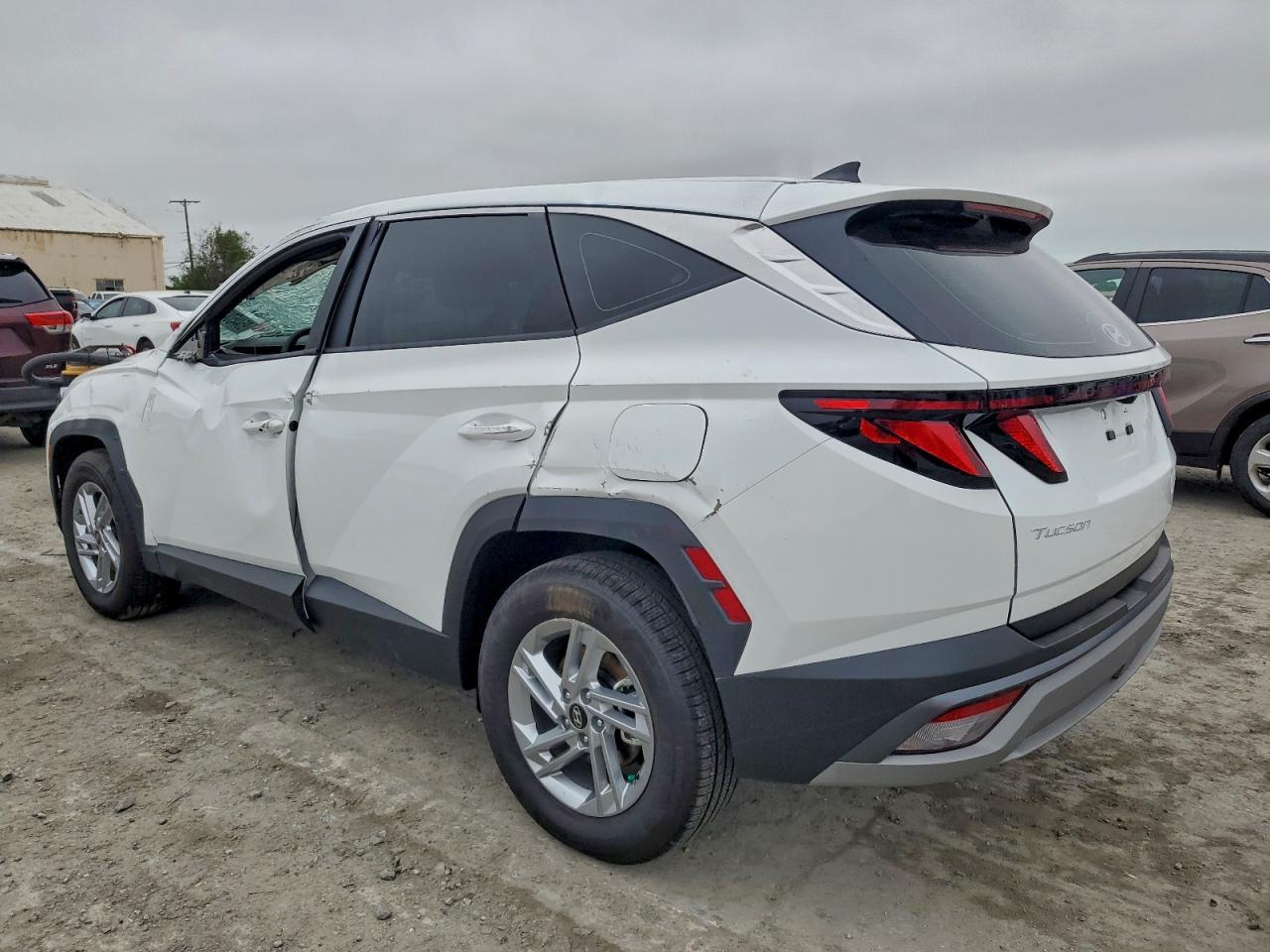2025 Hyundai Tucson Se - Image 2