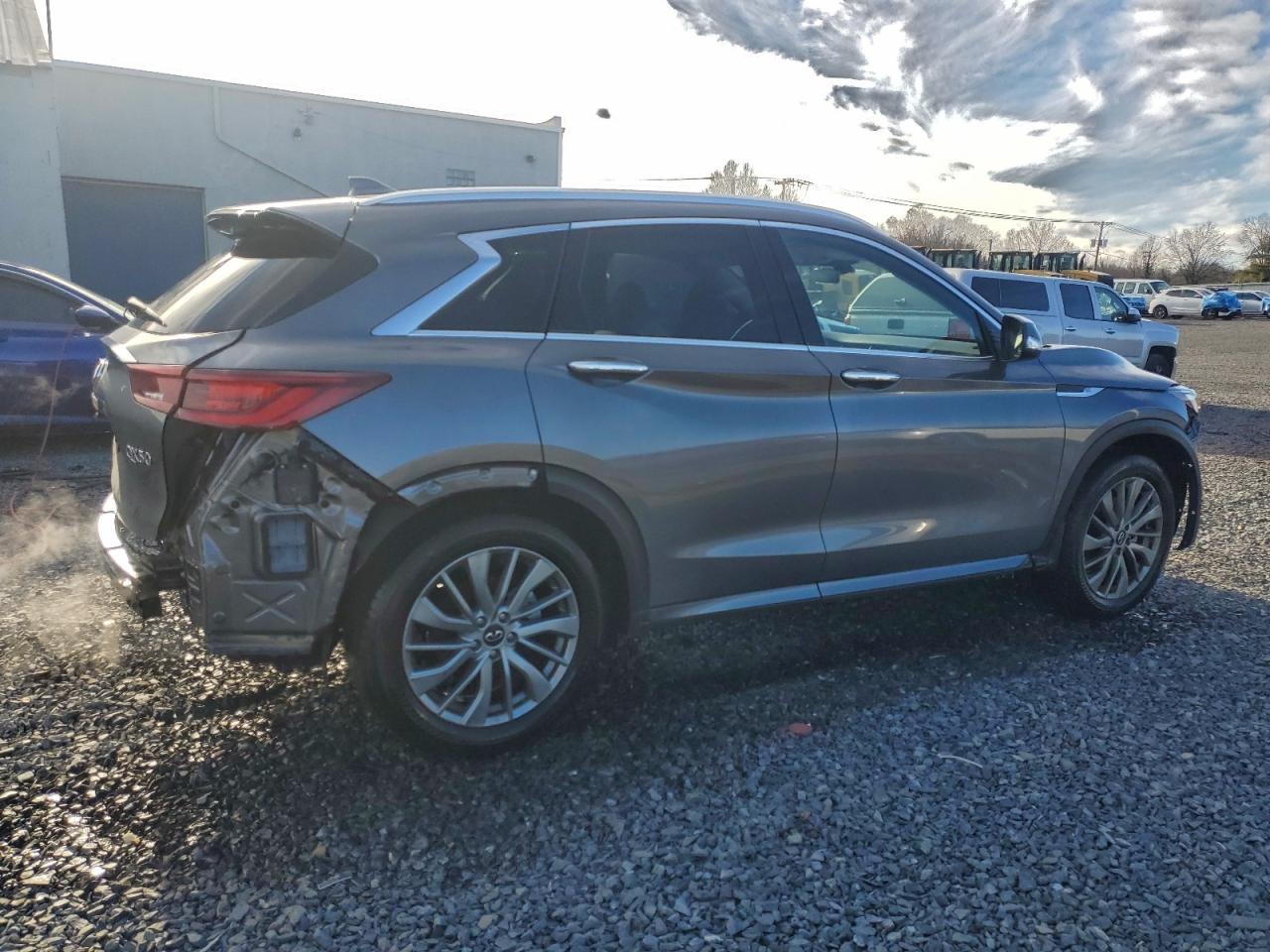 2025 Infiniti Qx50 Luxe - Image 3