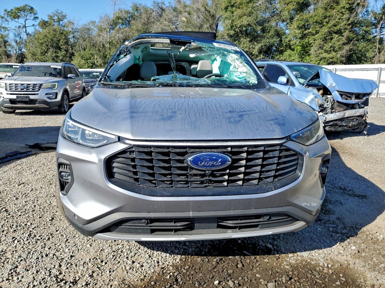 2024 Ford Escape Platinum - Image 5