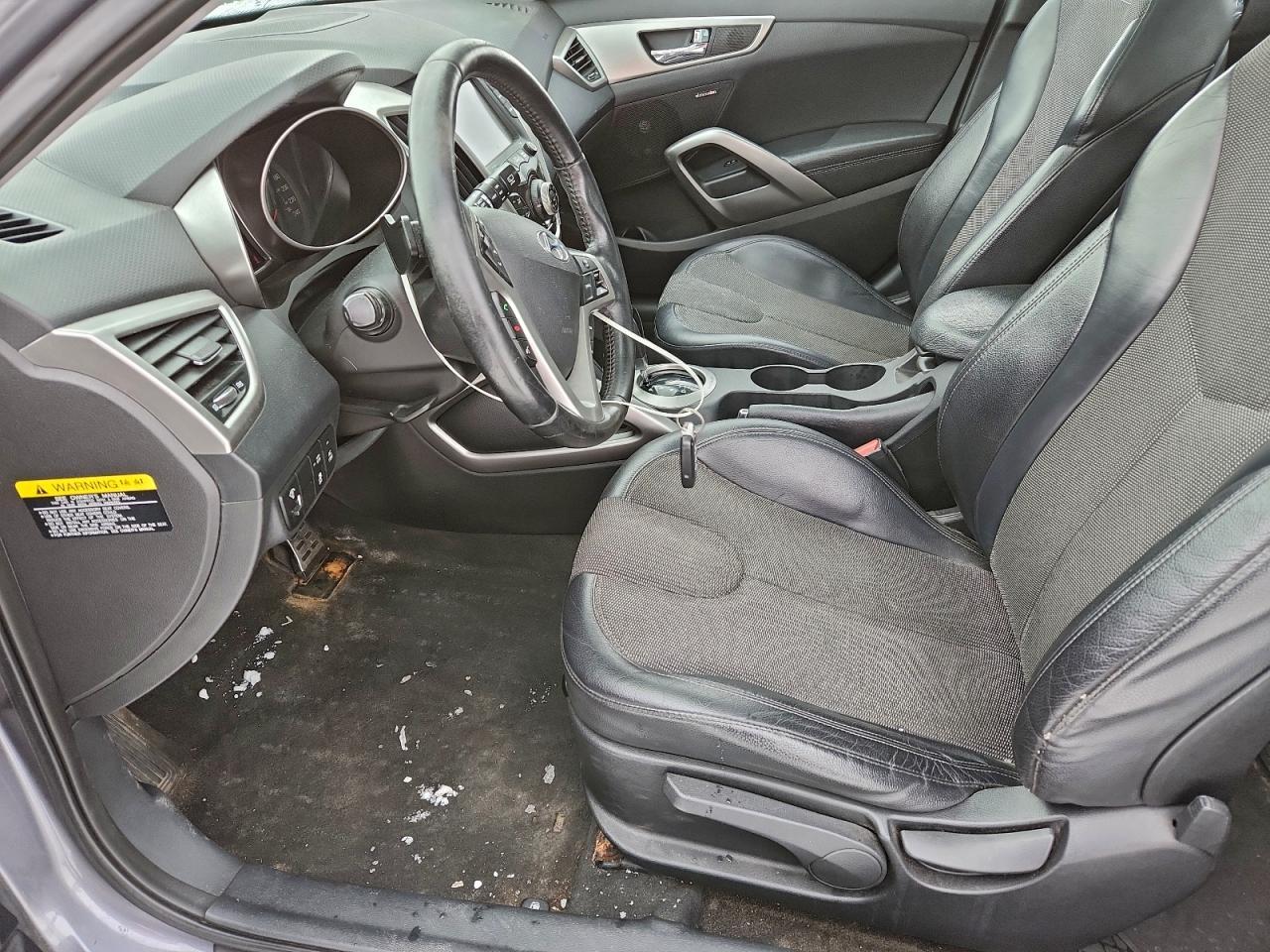 2012 Hyundai Veloster - Image 7