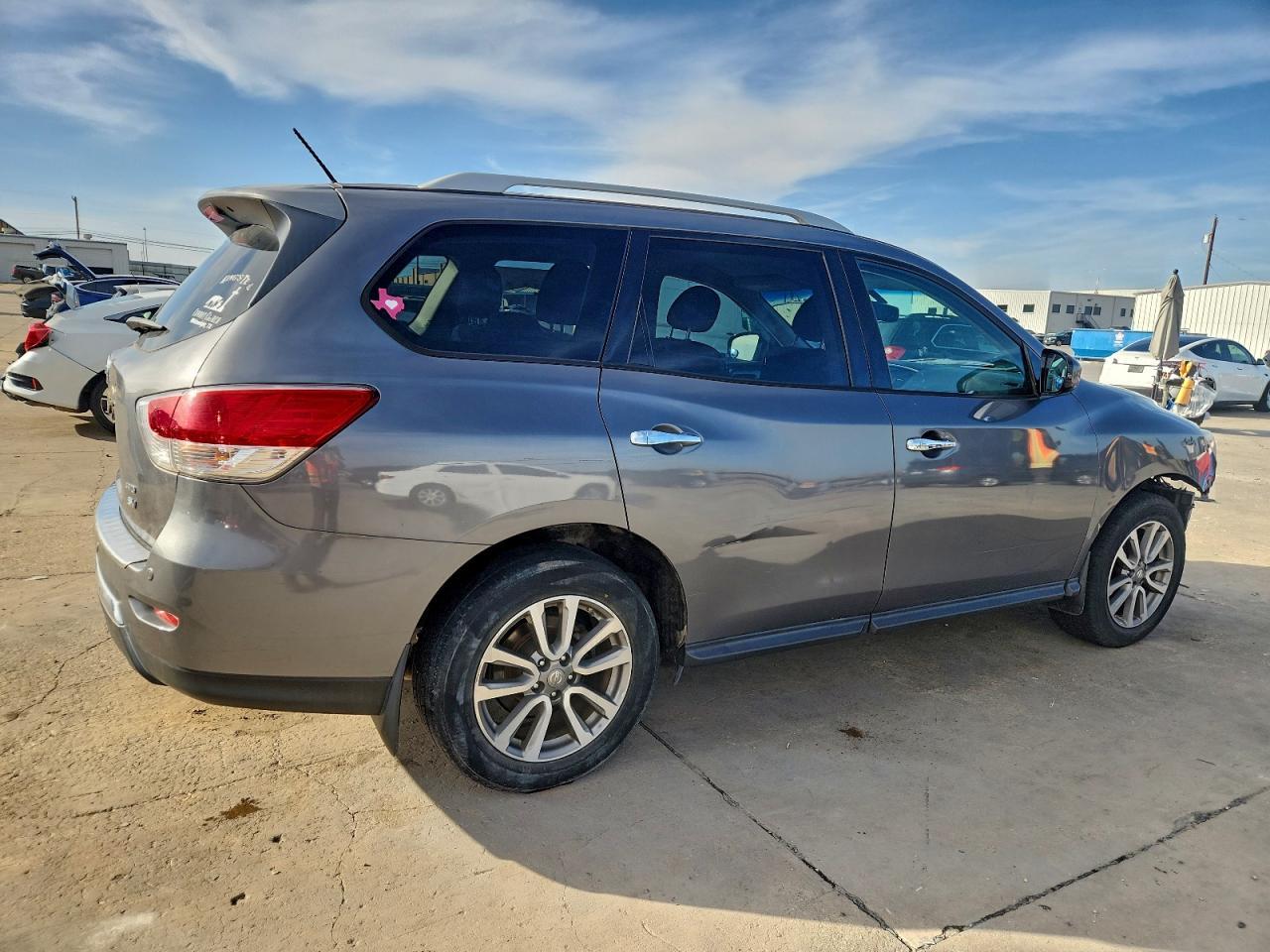 2016 Niss Pathfinder Sv - Image 3