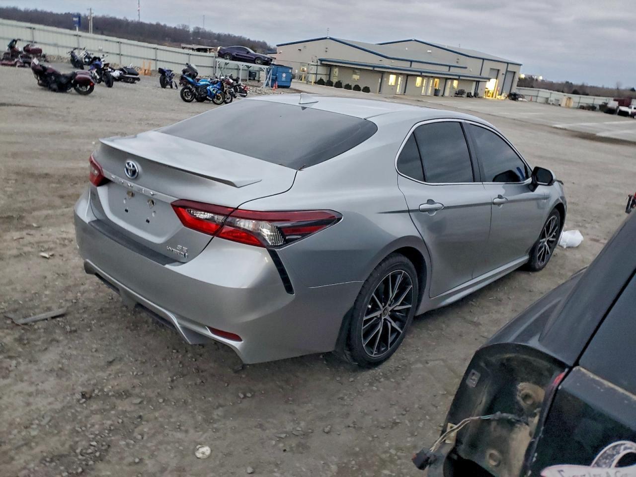 2022 Toyota Camry Night Shade - Фото 3