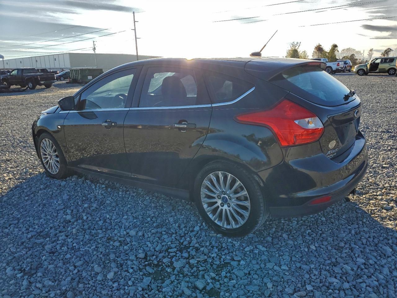 2012 Ford Focus Titanium - Фото 2