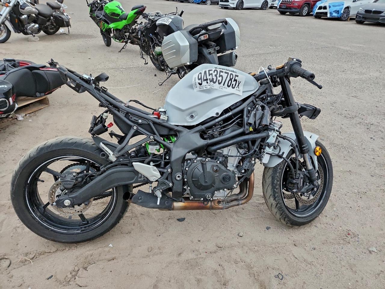 2025 Kawasaki Zx400
