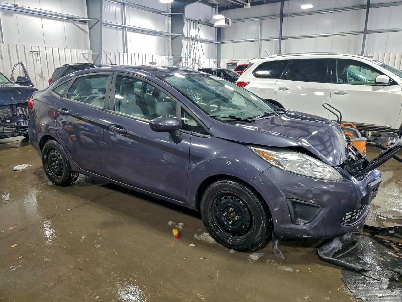 2013 Ford Fiesta S - Фото 4