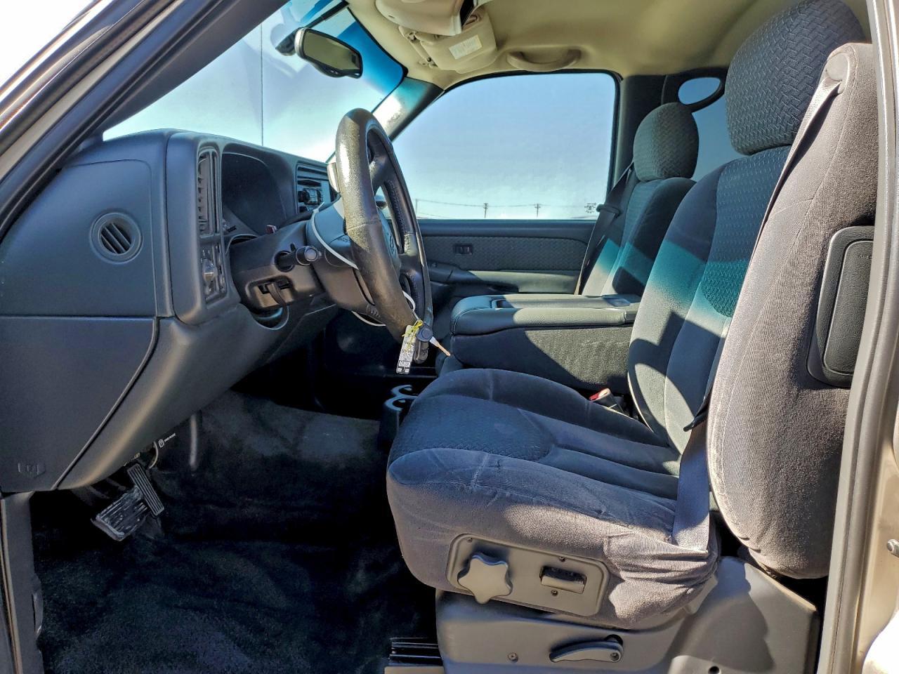 2002 Chevrolet Avalanche C1500 - Image 7