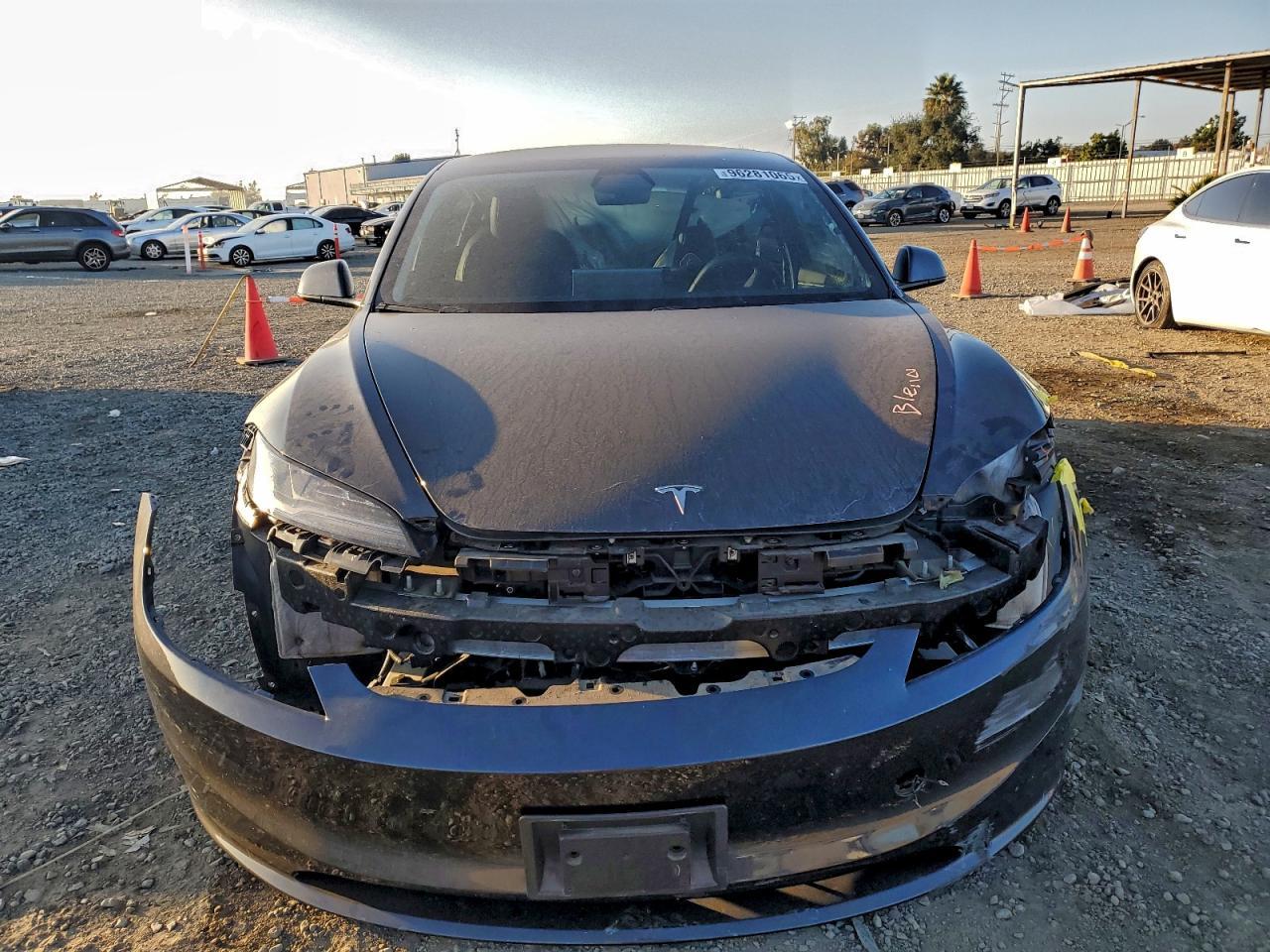 2024 Tesla Model 3 - Фото 5