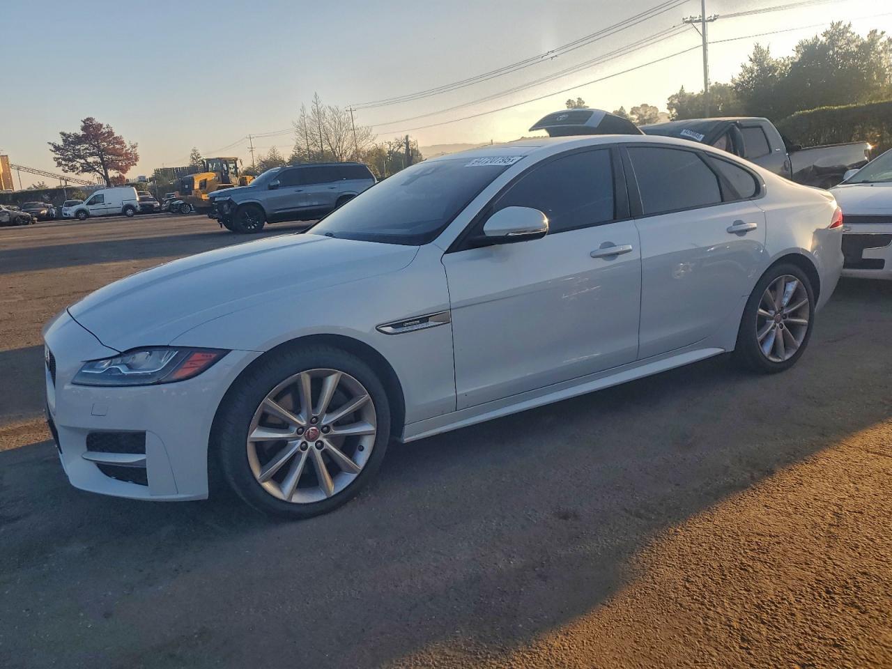 2016 Jaguar Xf R - Sport