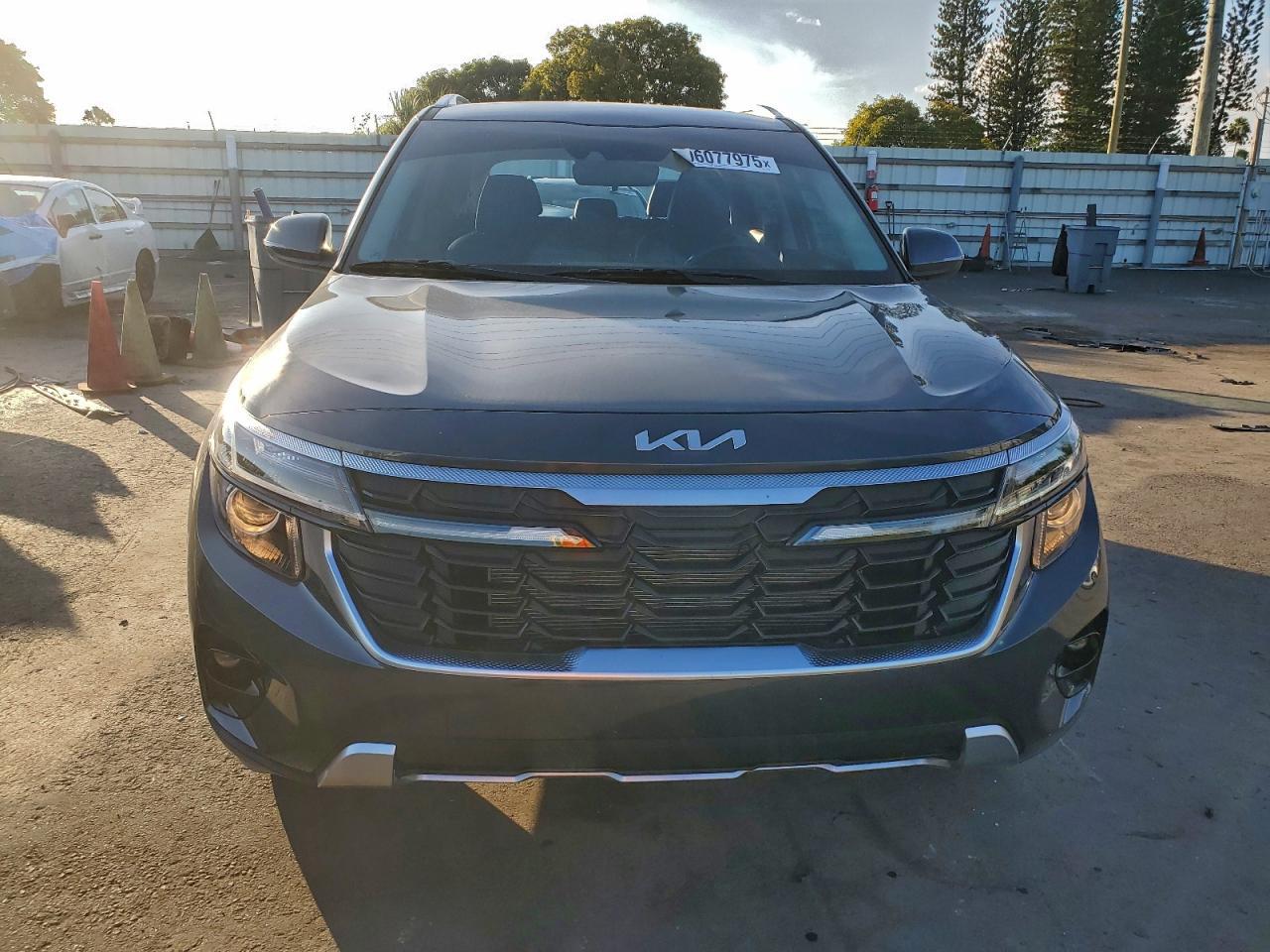 2025 Kia Seltos S - Фото 5