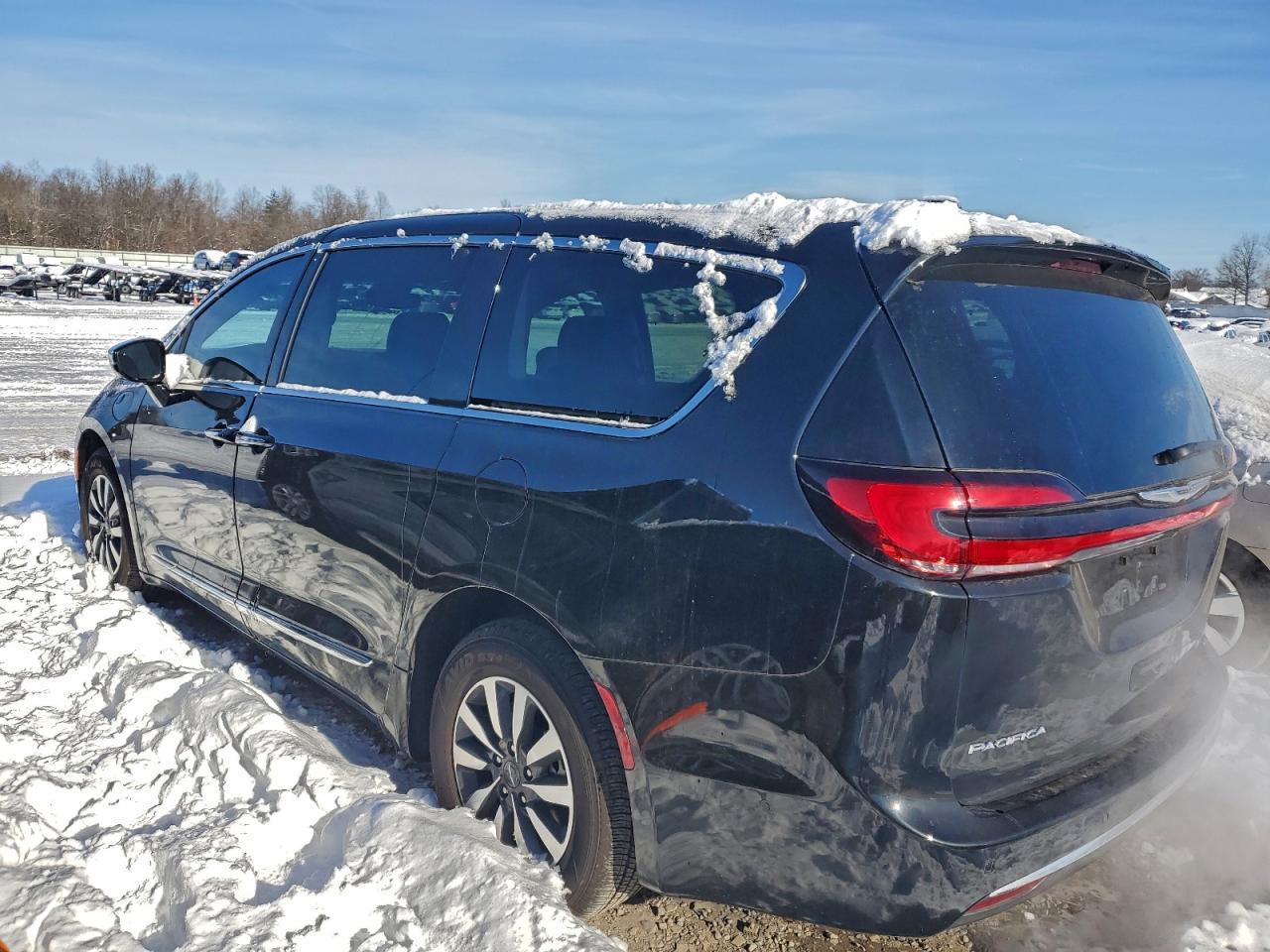 2023 Chrysler Pacifica Hybrid Limited - Фото 2