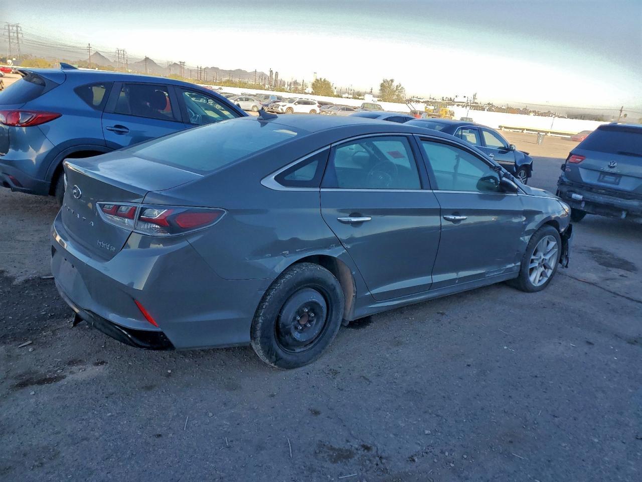 2019 Hyundai Sonata Hybrid - Image 3
