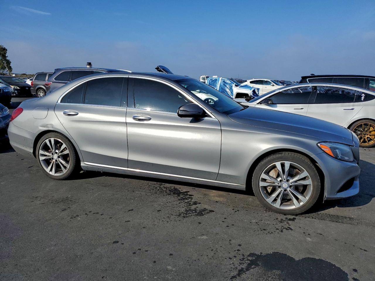 2016 Mercedes-Benz C 350E - Image 4