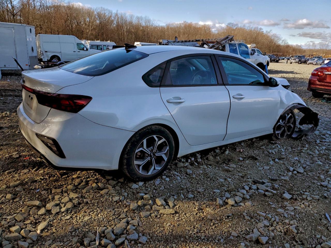 2021 Kia Forte Fe - Image 3
