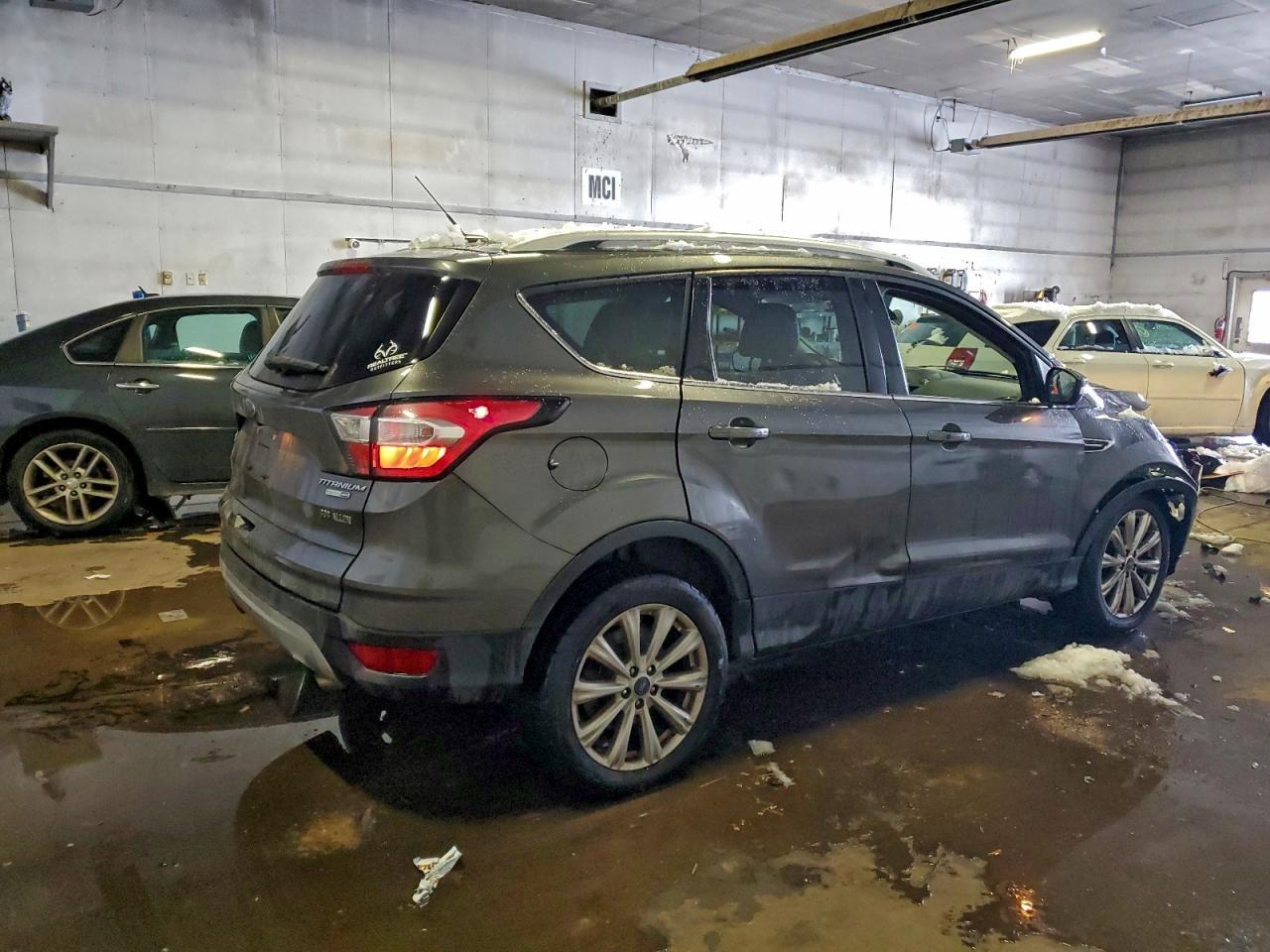2017 Ford Escape Titanium - Фото 3