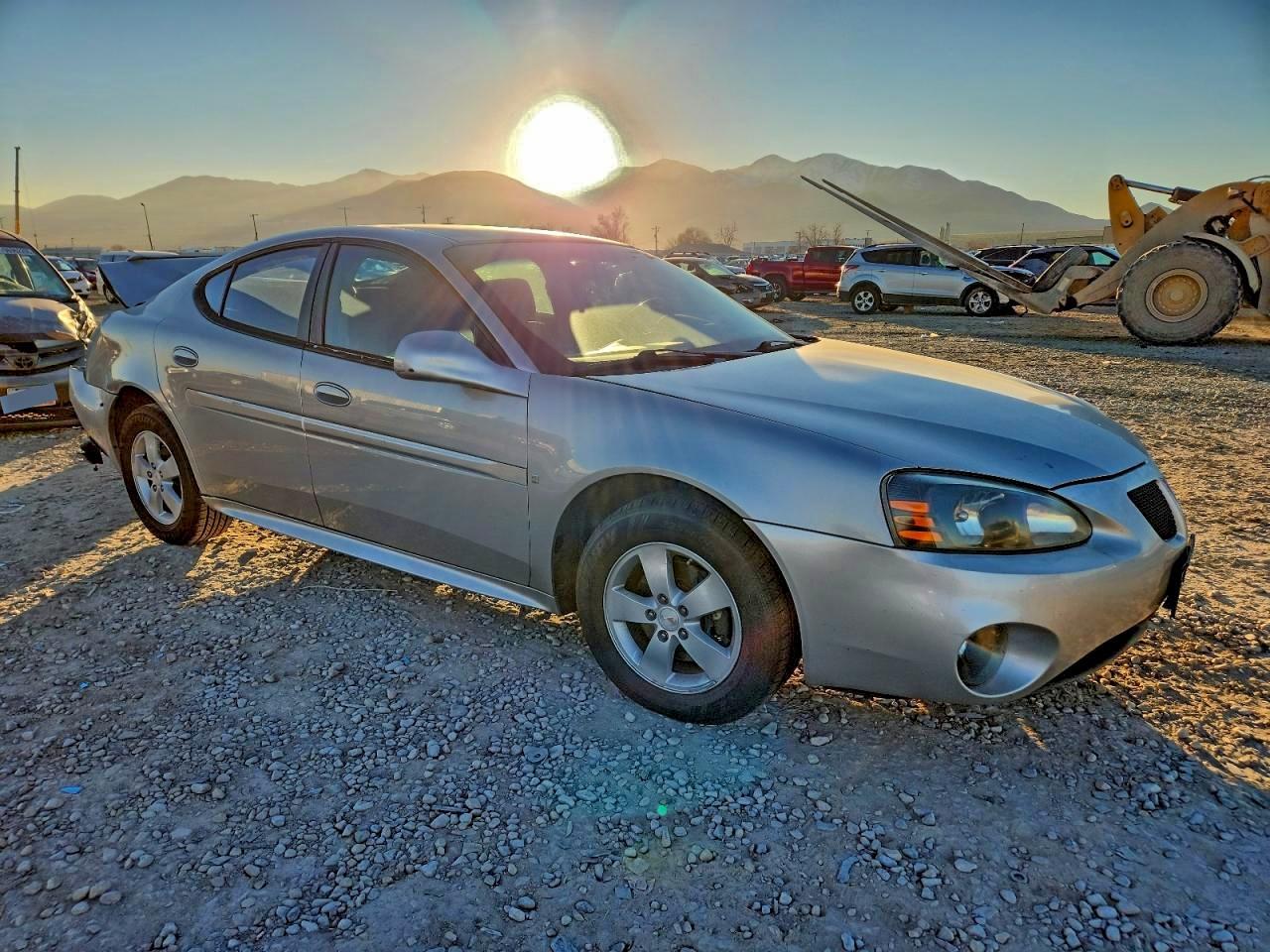 2007 Pontiac Grand Prix - Image 4