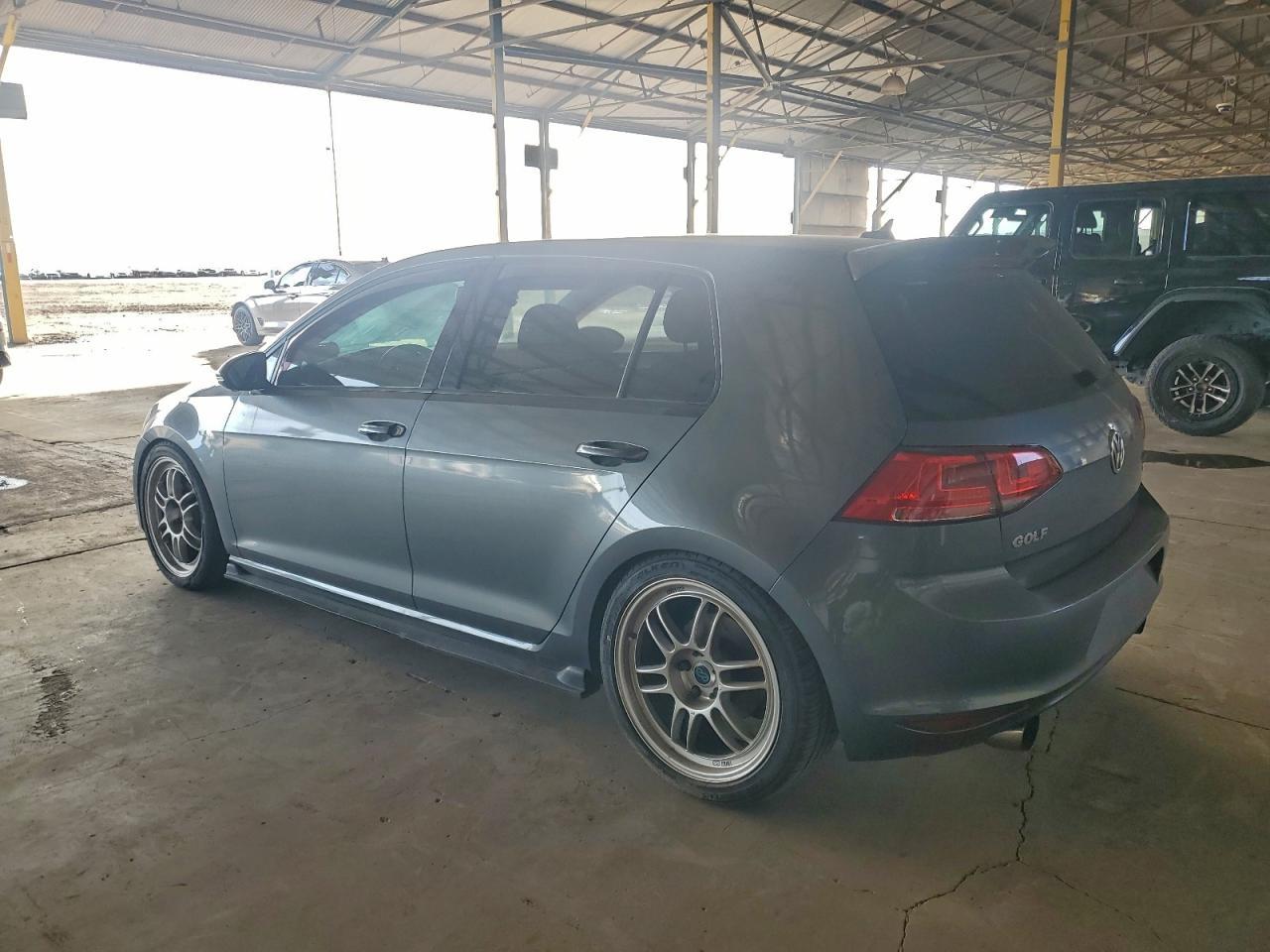 2017 Volkswagen Golf S - Image 2