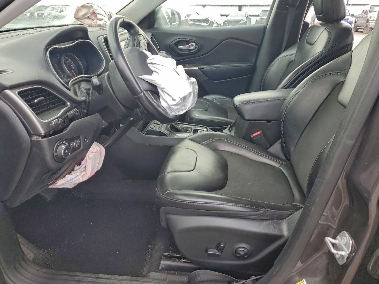 2019 Jeep Cherokee Latitude Plus - Фото 7