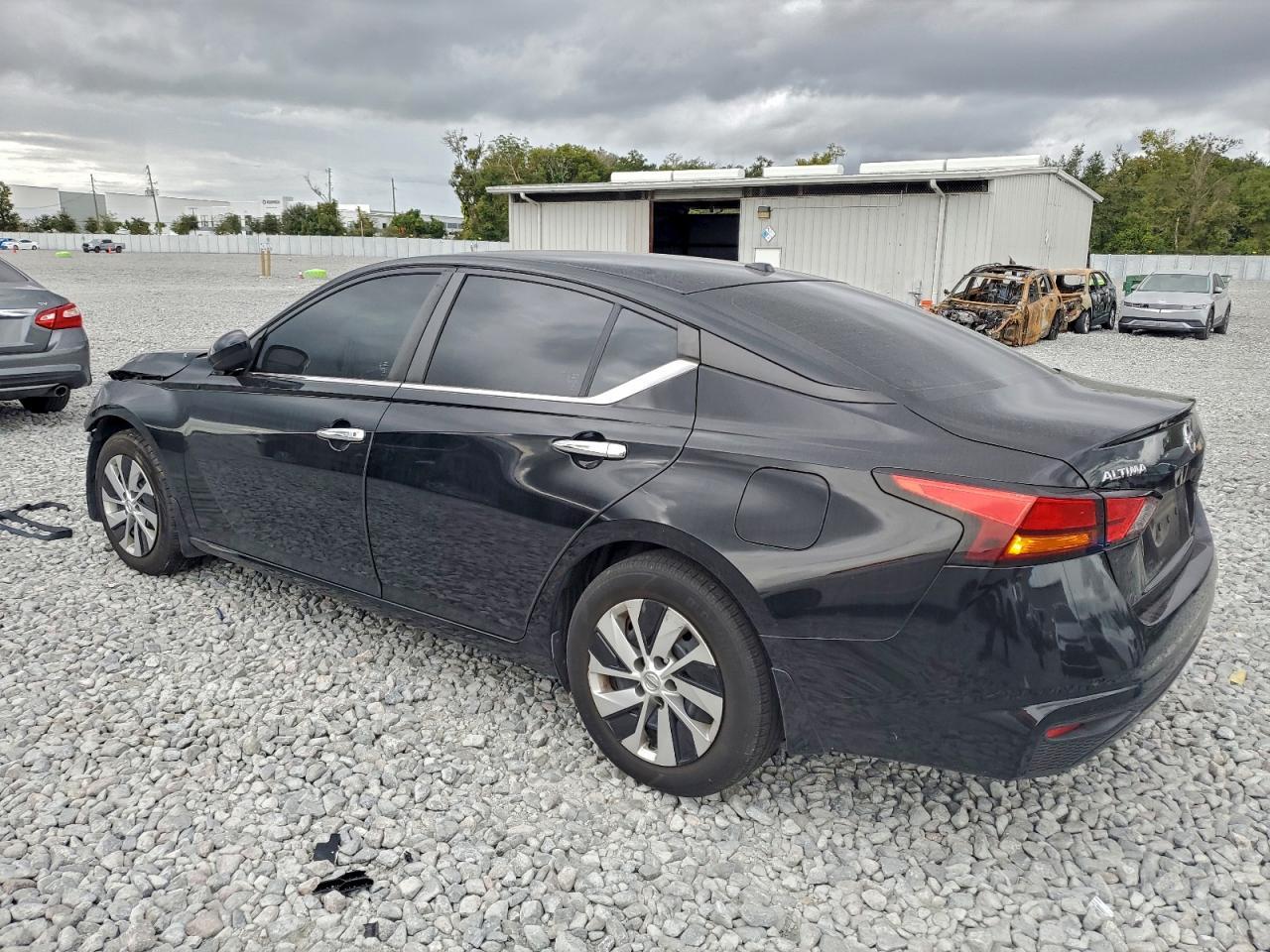 2020 Nissan Altima S - Фото 2