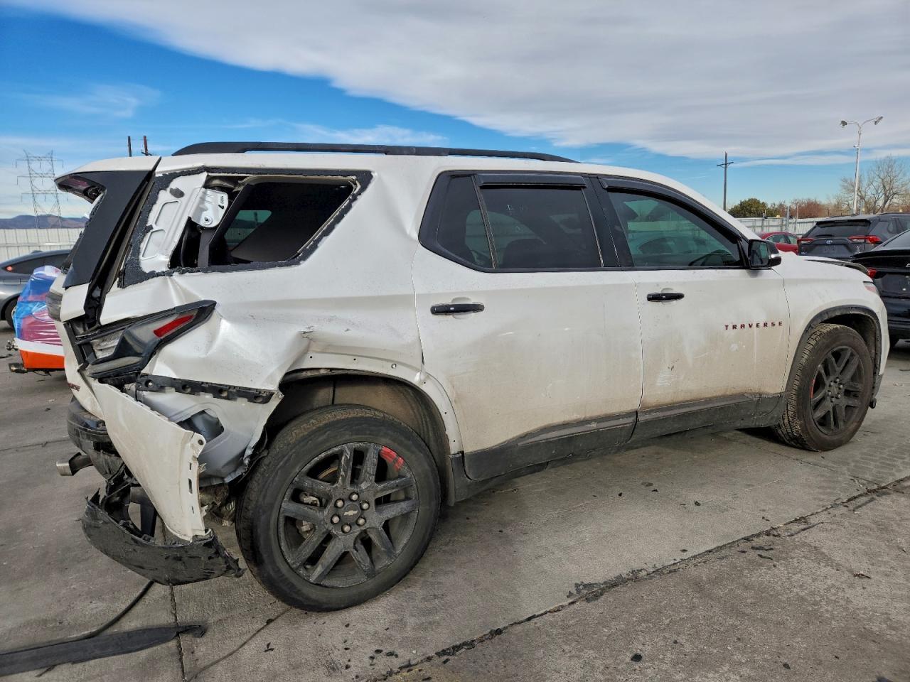 2018 Chevrolet Traverse Premier - Image 3