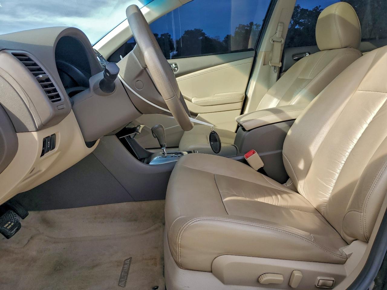 2012 Nissan Altima Sr - Image 7