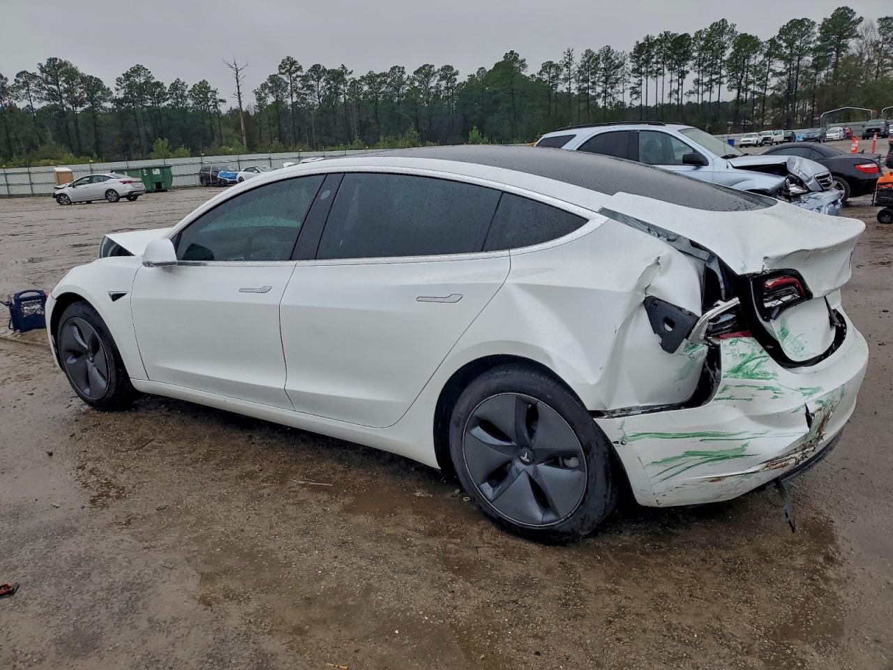 2020 Tesla Model 3 - Фото 2