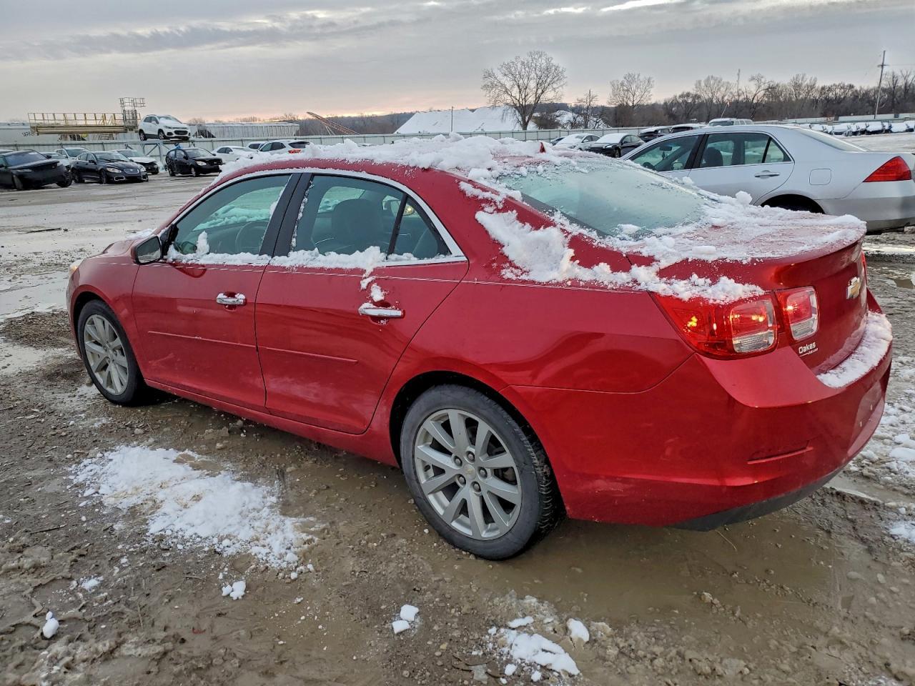 2013 Chev Malibu - Фото 2