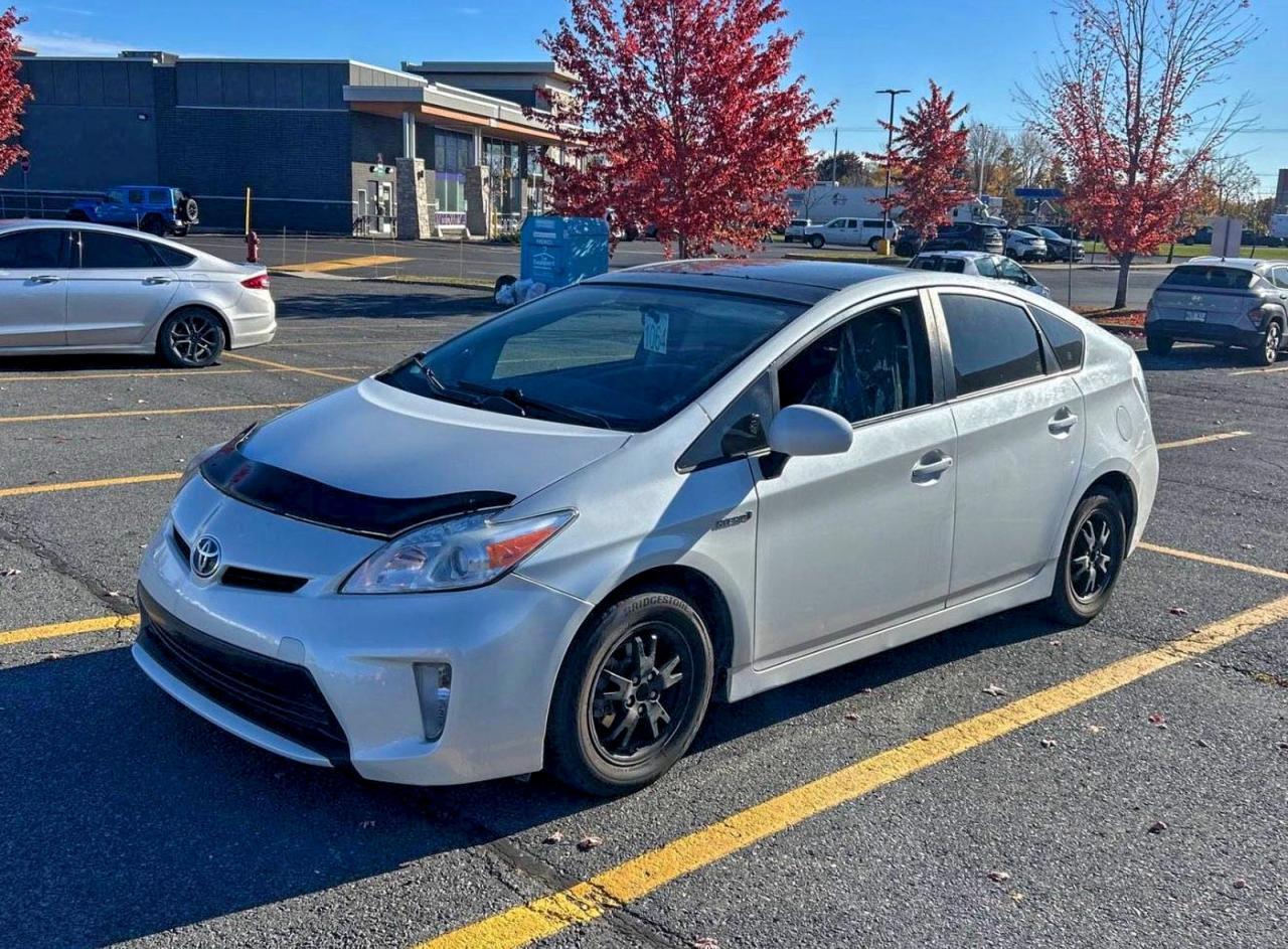 2015 Toyota Prius - Image 2
