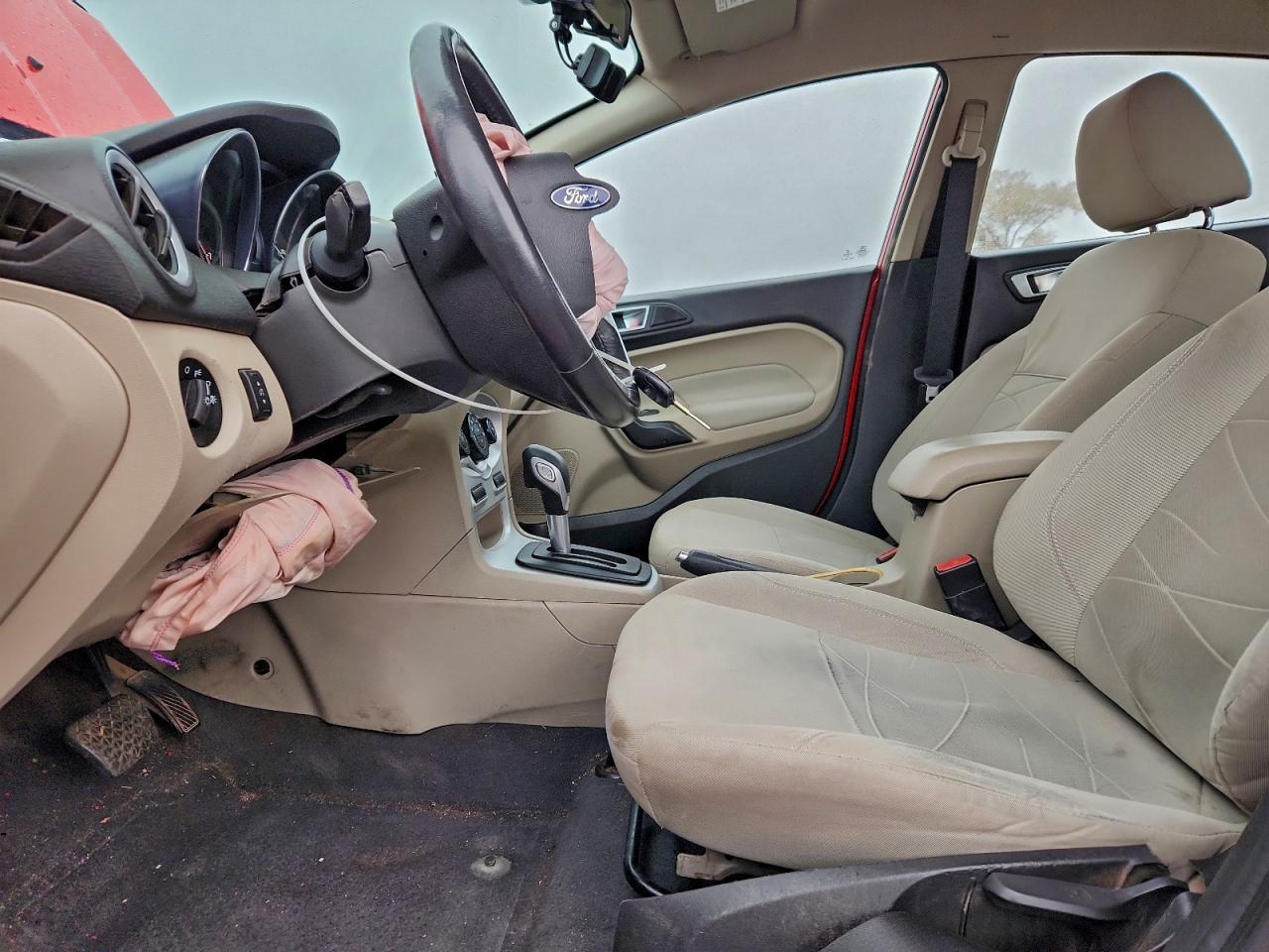 2014 Ford Fiesta Se - Фото 7