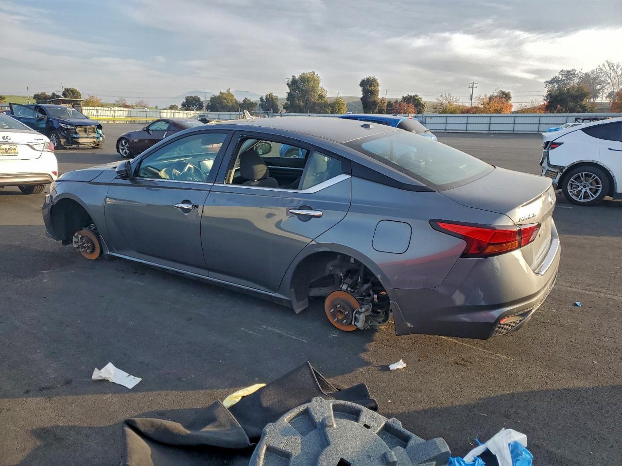 2020 Nissan Altima Sv - Image 2