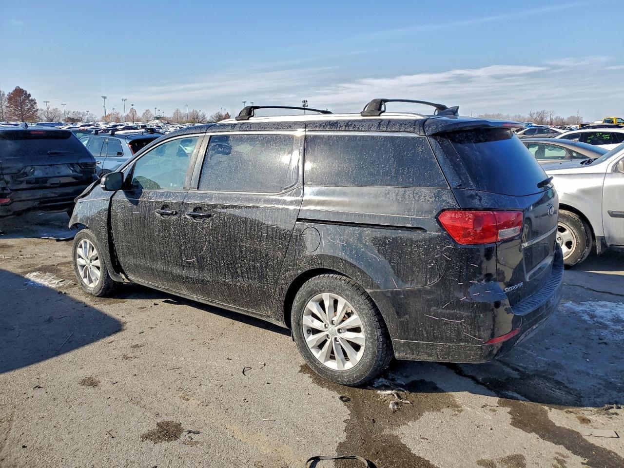 2016 Kia Sedona Ex - Image 2
