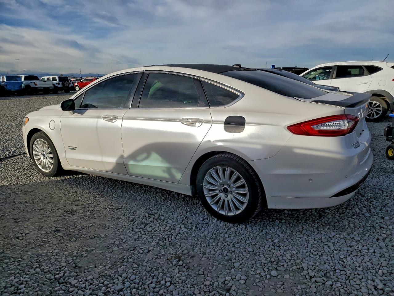 2013 Ford Fusion Titanium Phev - Image 2
