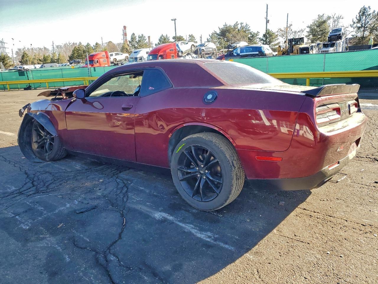 2017 Dodge Challenger Sxt - Фото 2