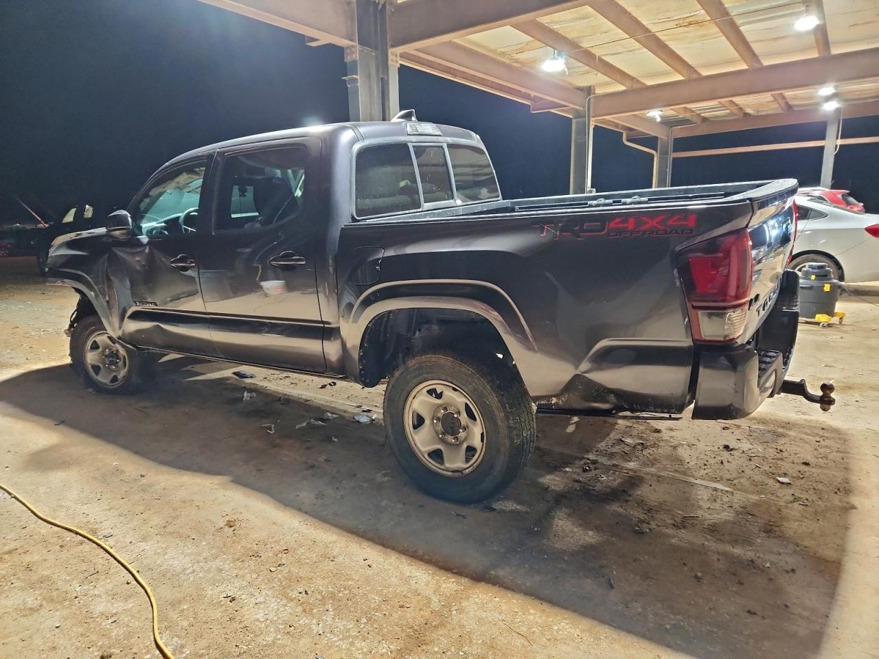 2021 Toyota Tacoma Double Cab - Фото 2