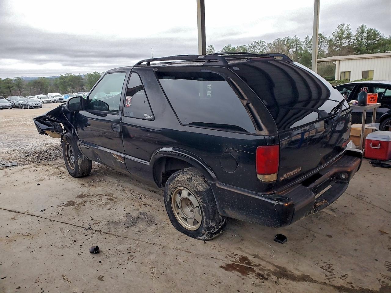 2001 GMC Jimmy - Image 2