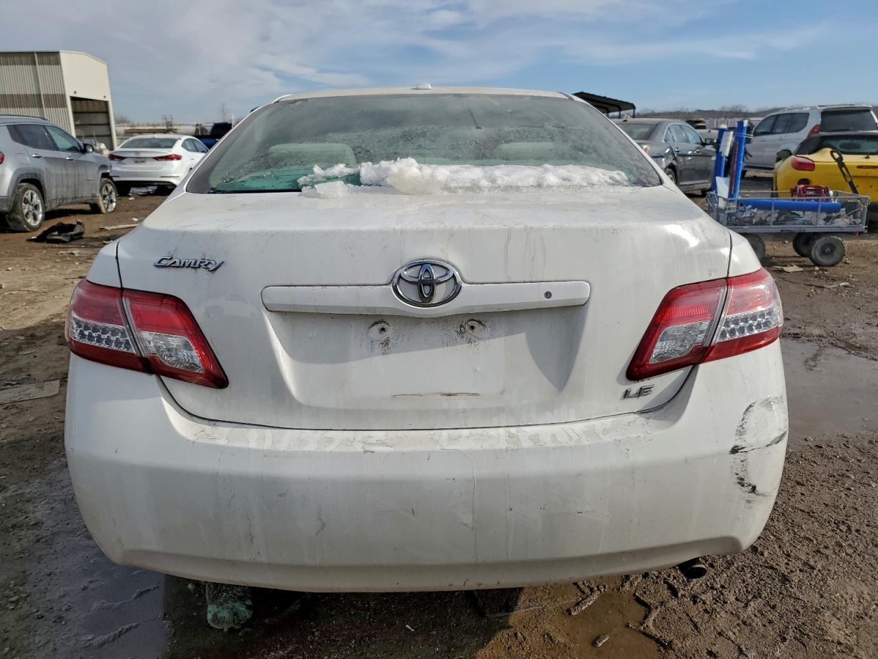 2010 Toyota Camry Base - Фото 6