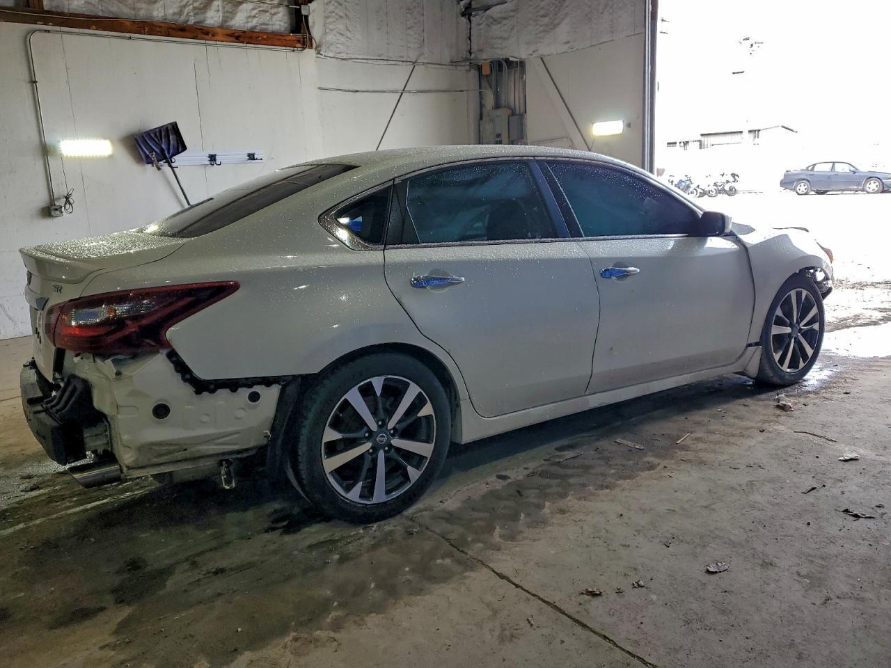 2017 Nissan Altima 2.5 - Фото 3