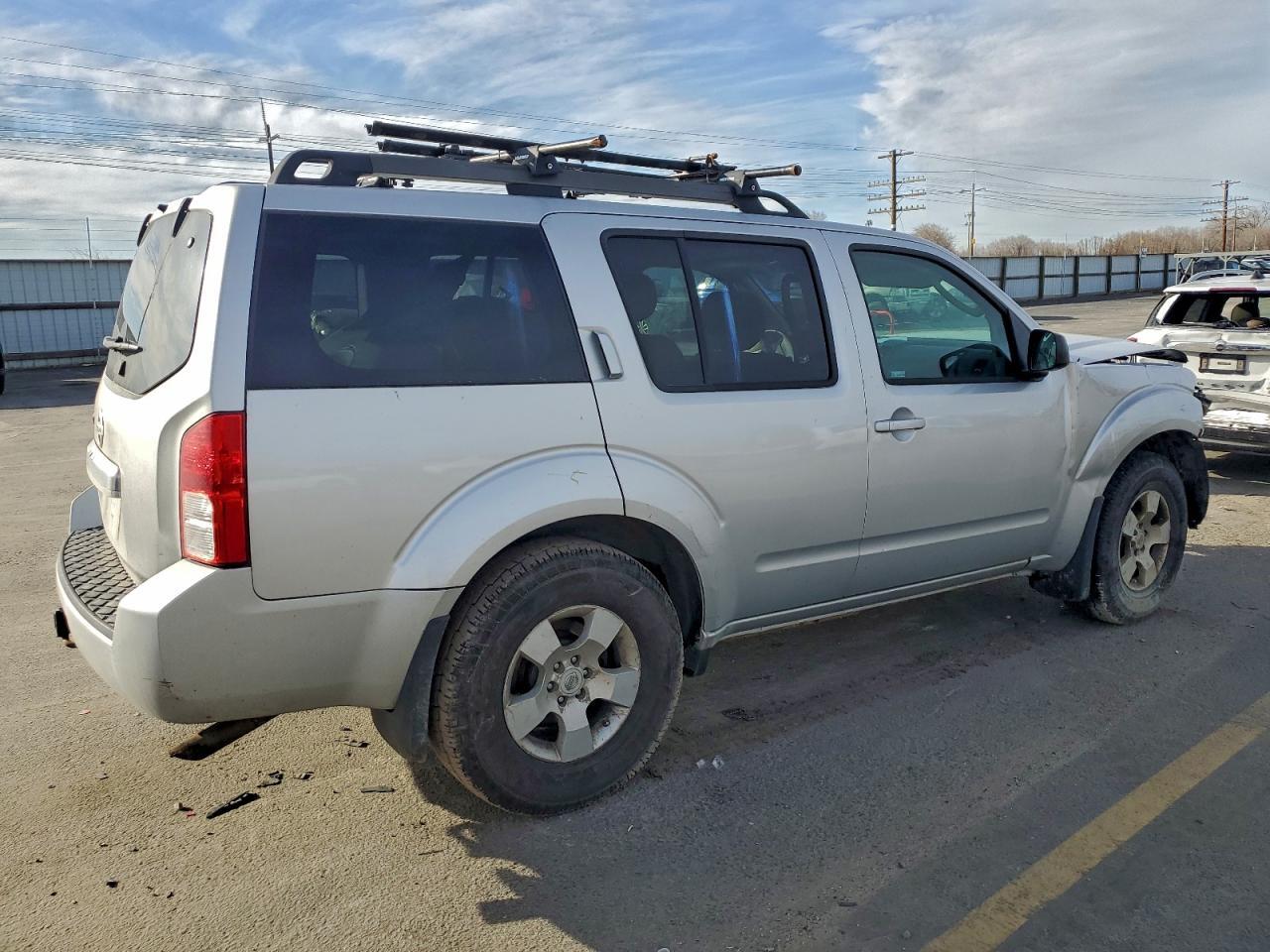 2009 Nissan Pathfinder S - Image 3