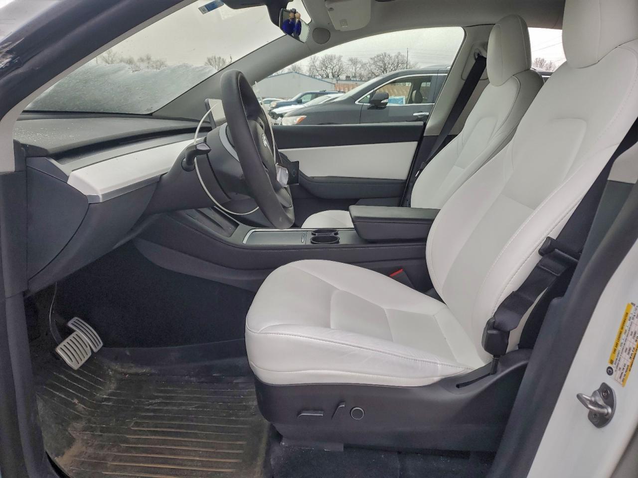 2022 Tesla Model Y - Image 7