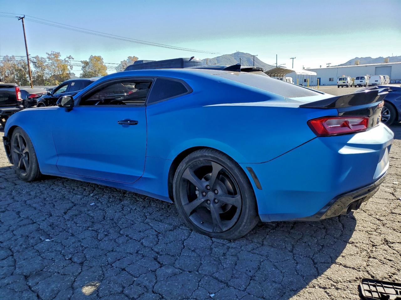 2017 Chevrolet Camaro Lt - Фото 2