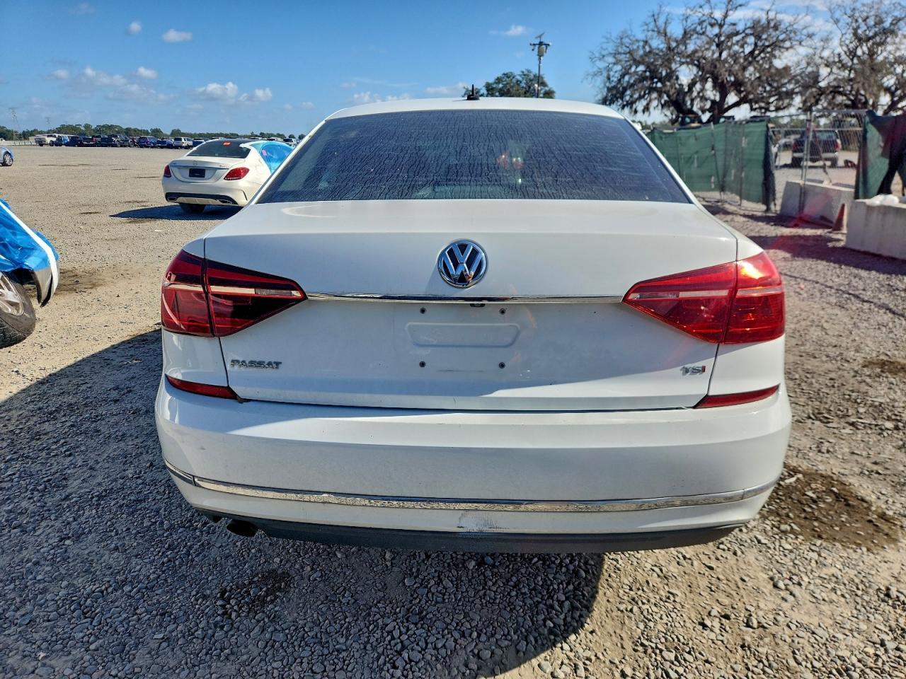 2017 Volkswagen Passat S - Фото 6