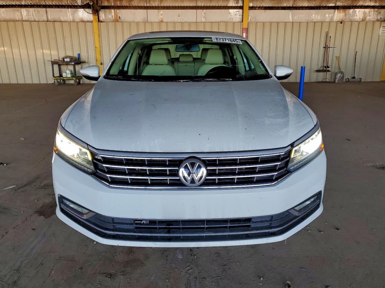 2017 Volkswagen Passat Se - Фото 5