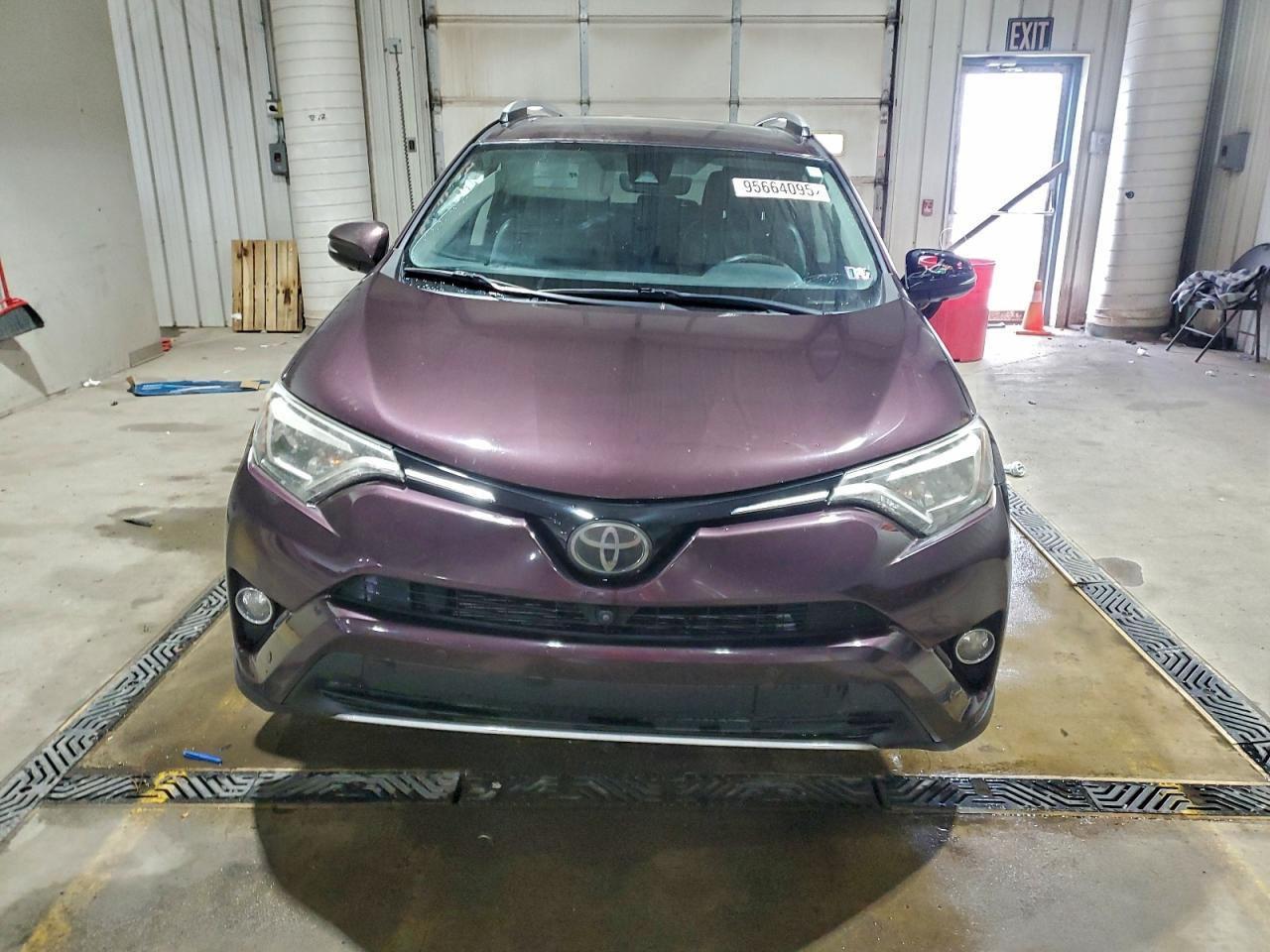 2016 Toyota Rav4 Limited - Image 5