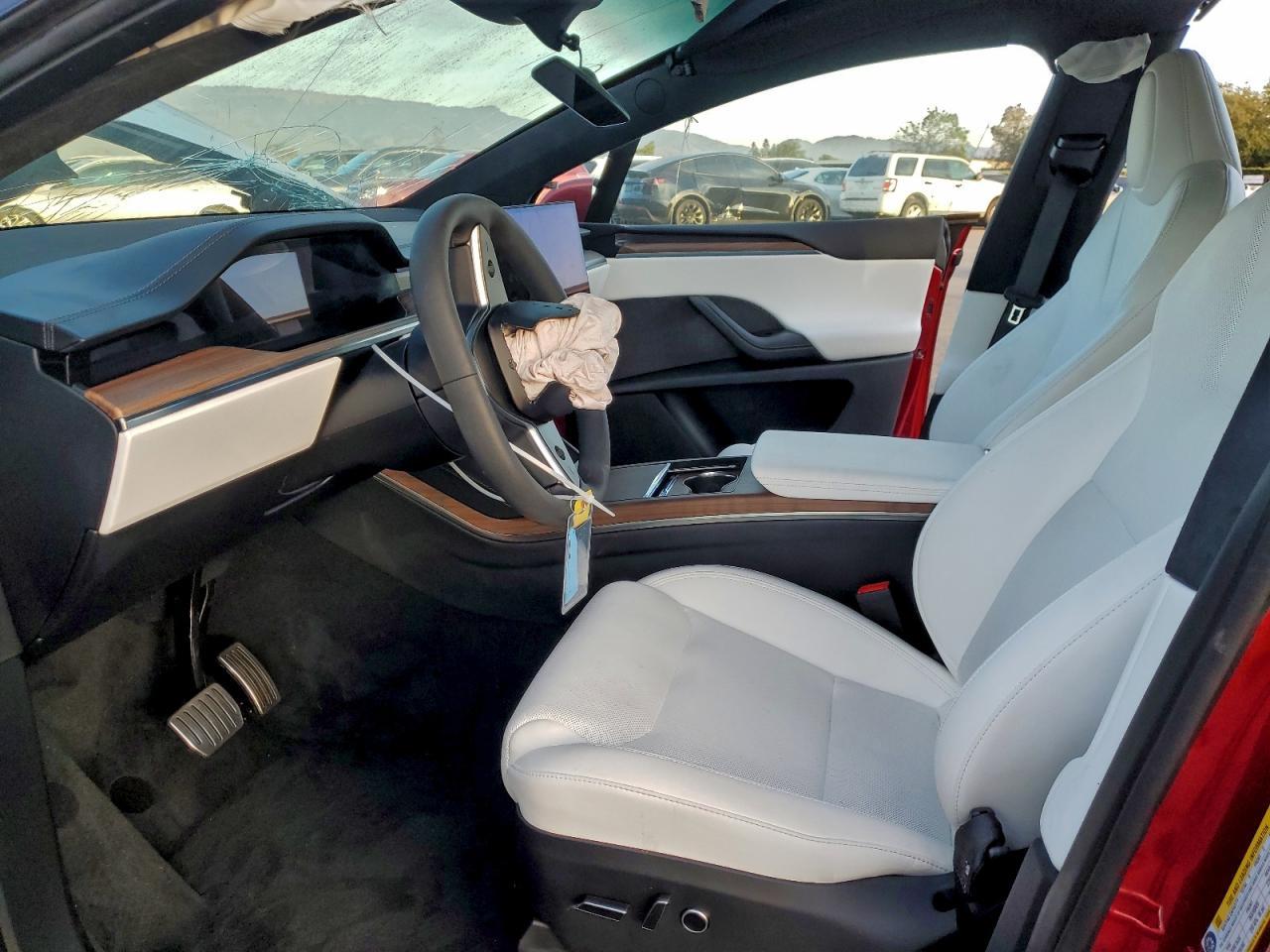 2026 Tesla Model X - Image 7