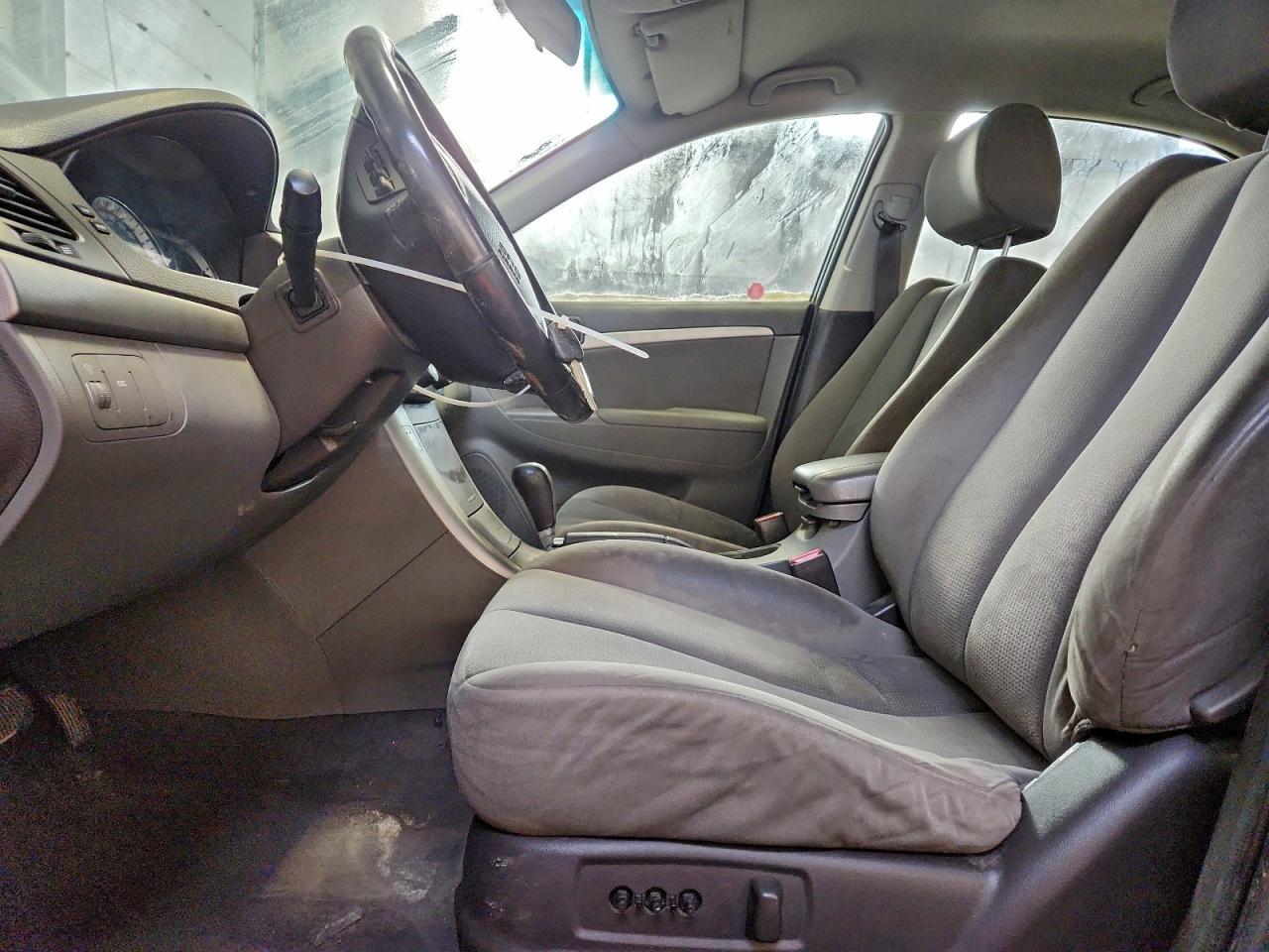 2010 Hyundai Sonata Limited V6 4D - Фото 7