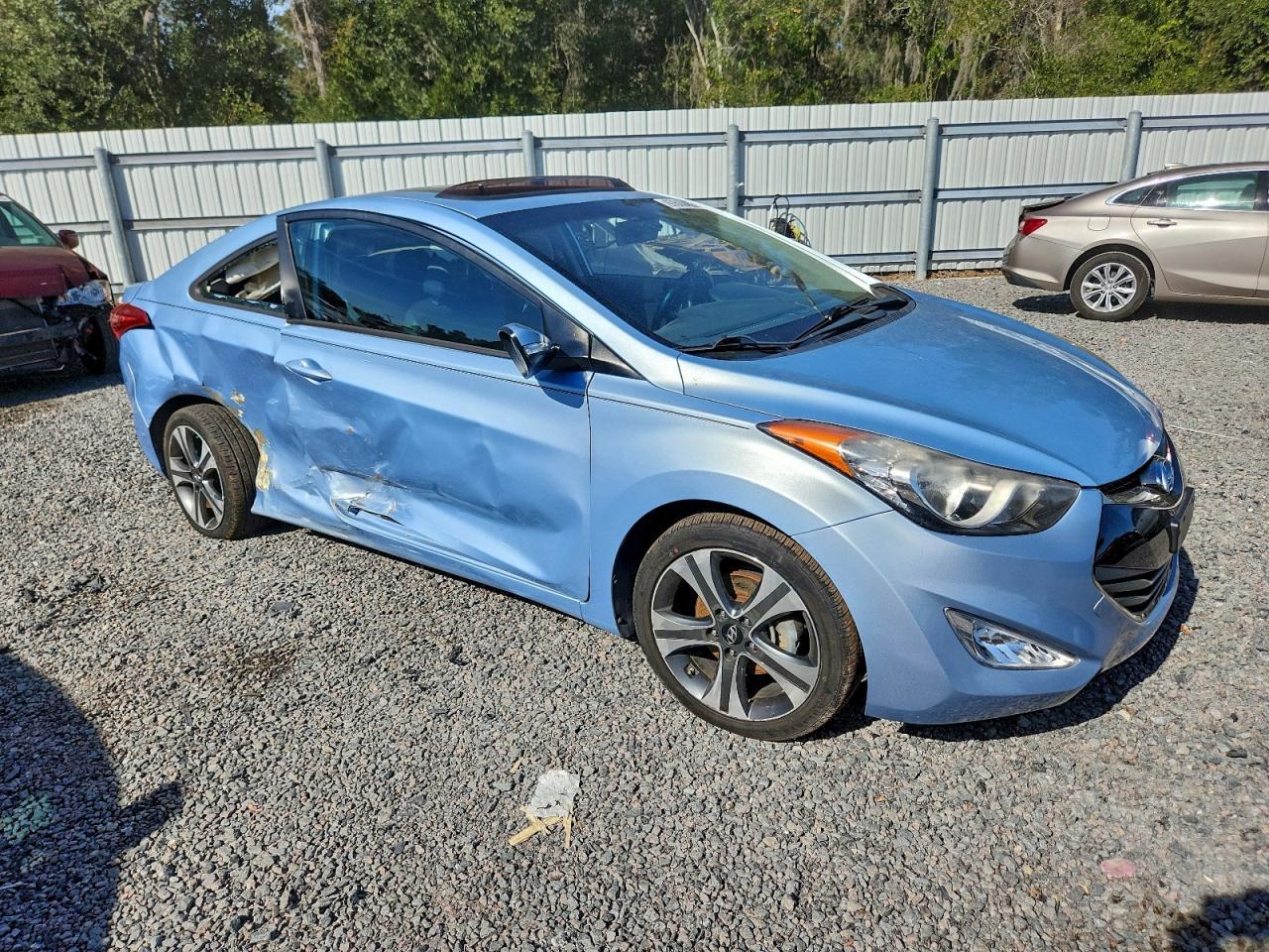 2013 Hyundai Elantra - Image 4