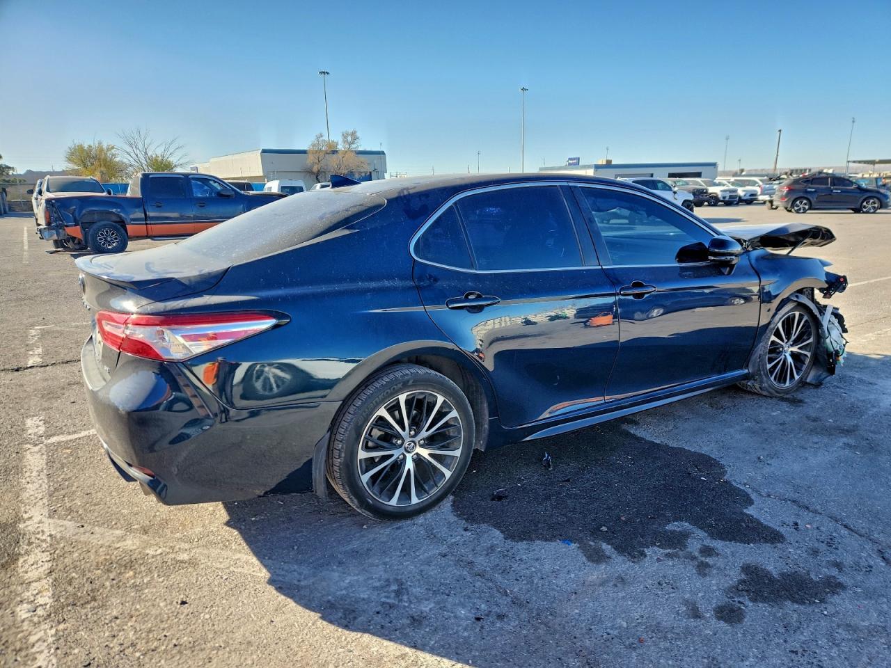 2020 Toyota Camry Se - Image 3