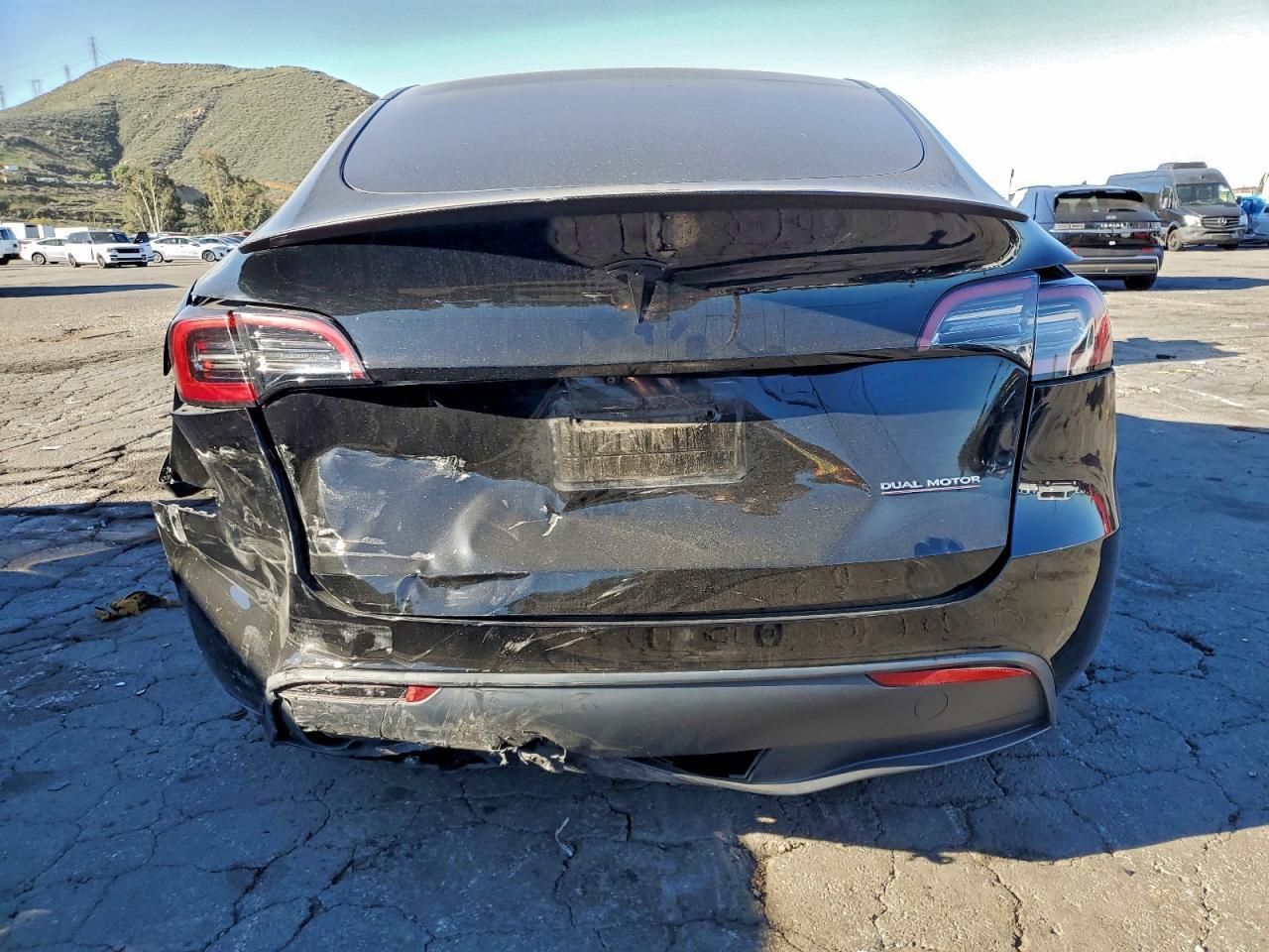 2023 Tesla Model Y - Фото 6