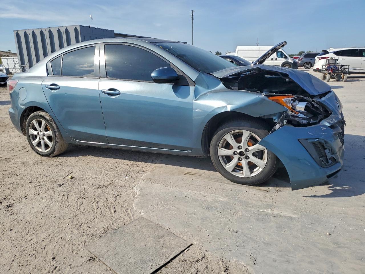 2011 Mazda 3 I - Image 4